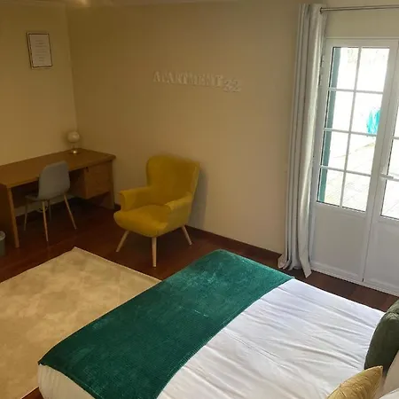 32 公寓 蓬塔德尔加达