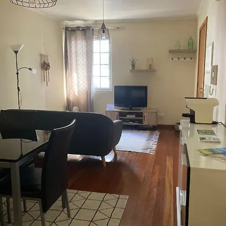 Appartement 32 *